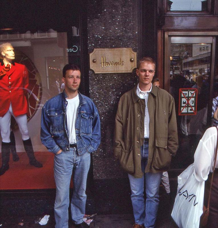 WT 2700 333-18 UK 1992-1.jpg